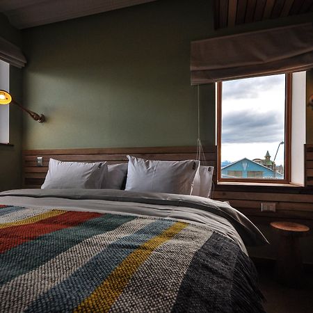 Hotel Vendaval Puerto Natales Bagian luar foto