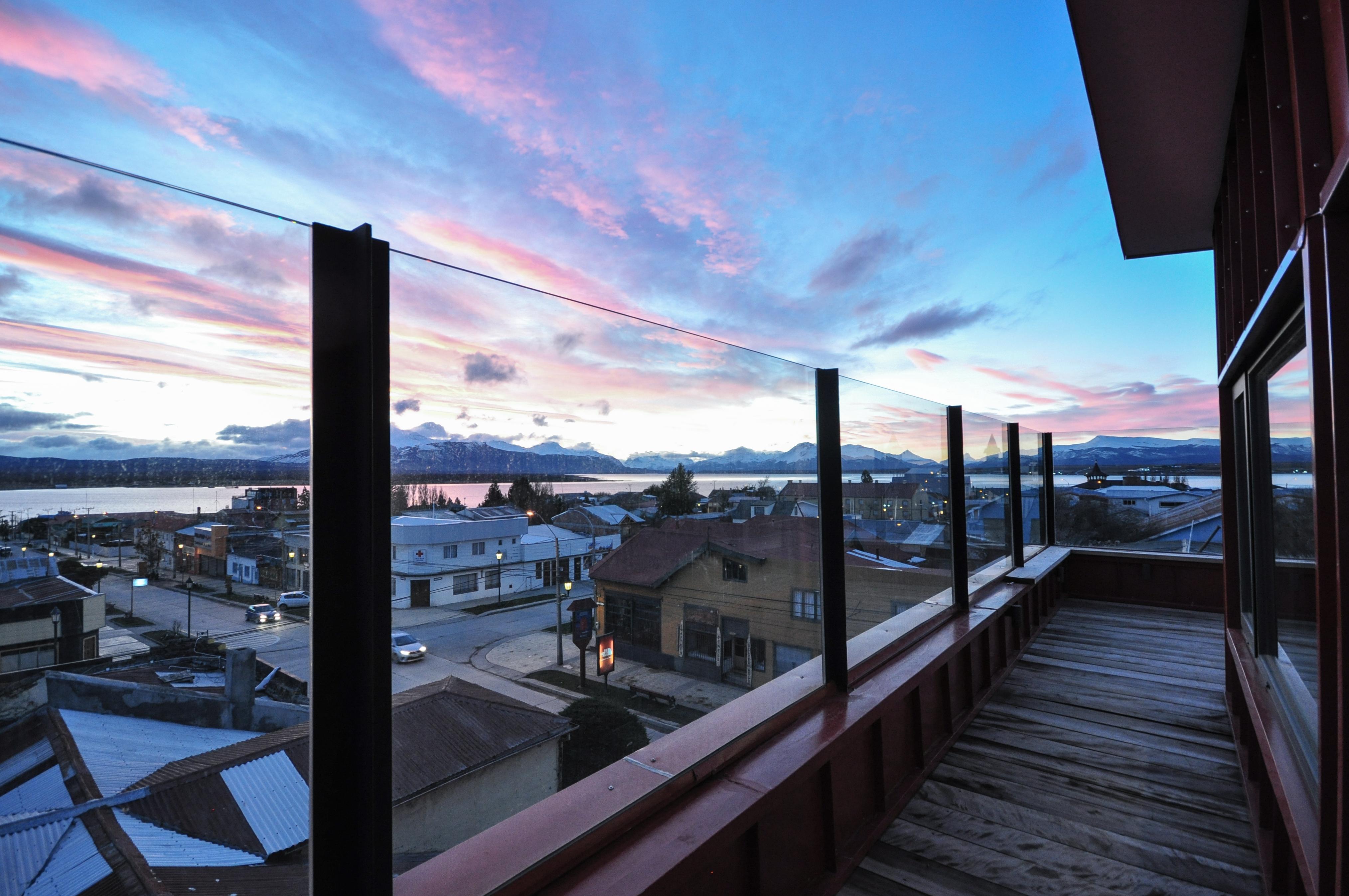 Hotel Vendaval Puerto Natales Bagian luar foto